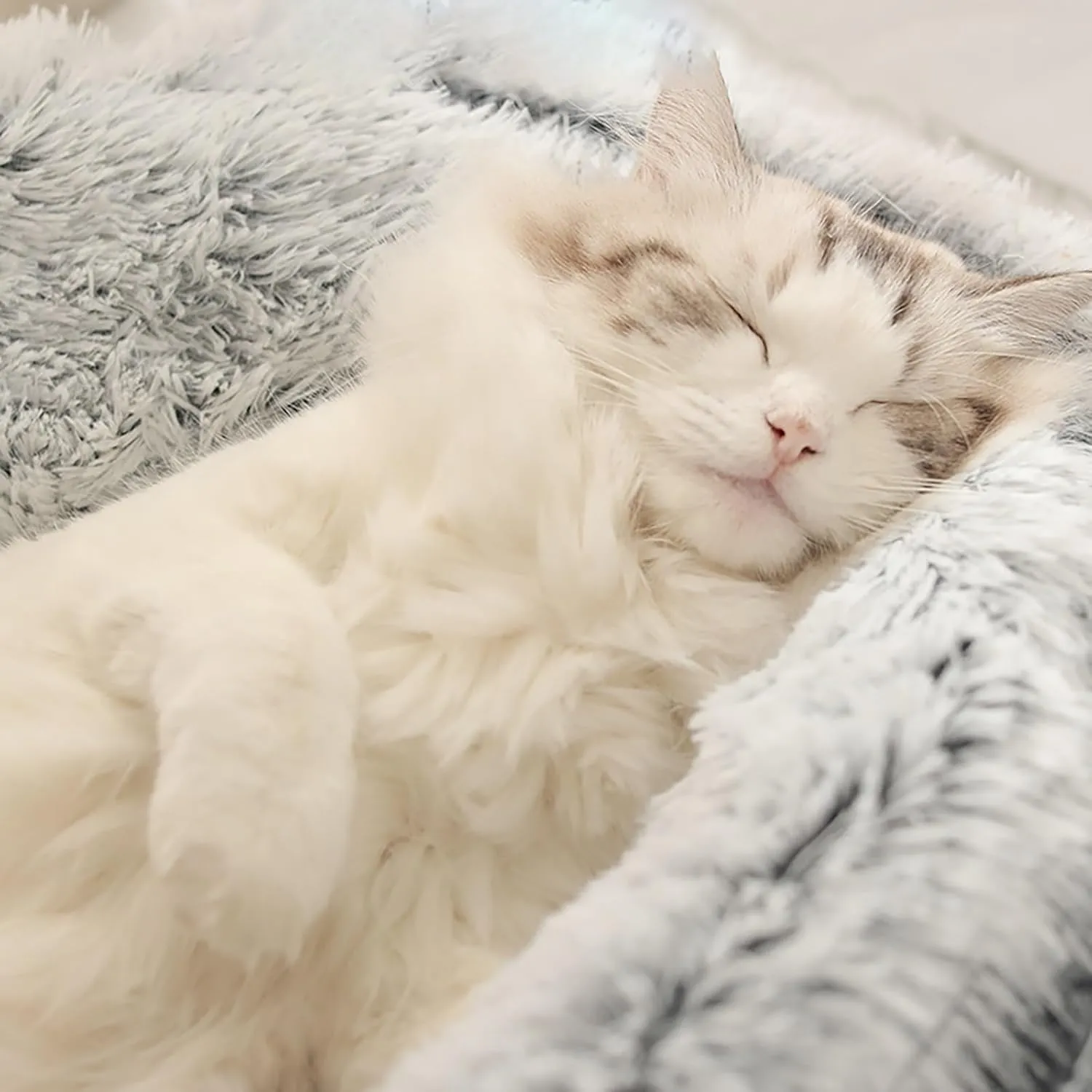 Cat Bed, Covered Cat Bed for Indoor Outdoor Cats Calming Down,Burrowing Cat Small Dog Bed with Large Hood for Anti Anxiety, Non-Slip Plush Faux Fur Nest with Ceiling Kitten Puppy